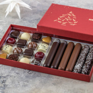 Merry cherry 16 marzipan